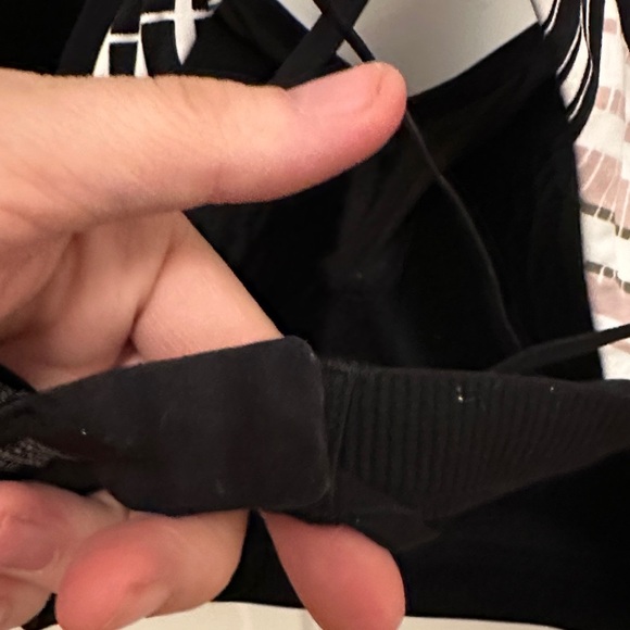 Victoria's Secret Striped Sport Bra Size 34DDD Or 34F - Picture 6 of 10